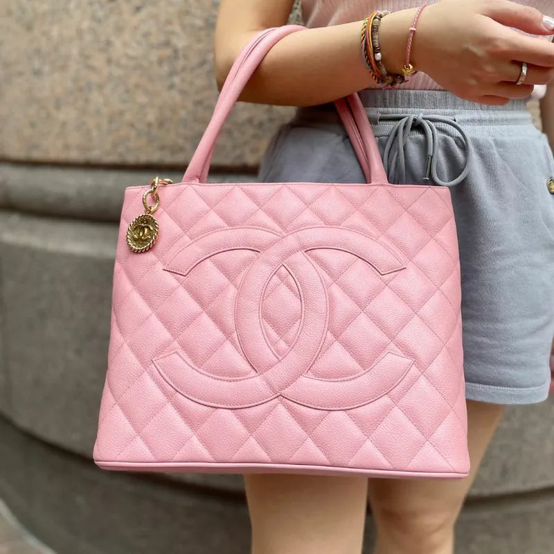 ju685-chanel-vintage-pink-caviar-leather-1804-tote-bag