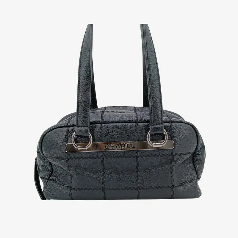 rb030-chanel-vintage-black-caviar-leather-chocolate-bar-handbag