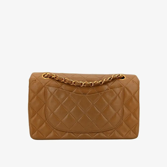 jt021-chanel-vintage-beige-lambskin-23cm-classic-flap-bag