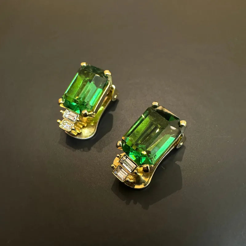 ju654-christian-dior-gold-clip-on-earrings