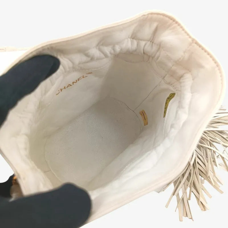 jt382-chanel-vintage-white-lambskin-drawstring-bucket-bag