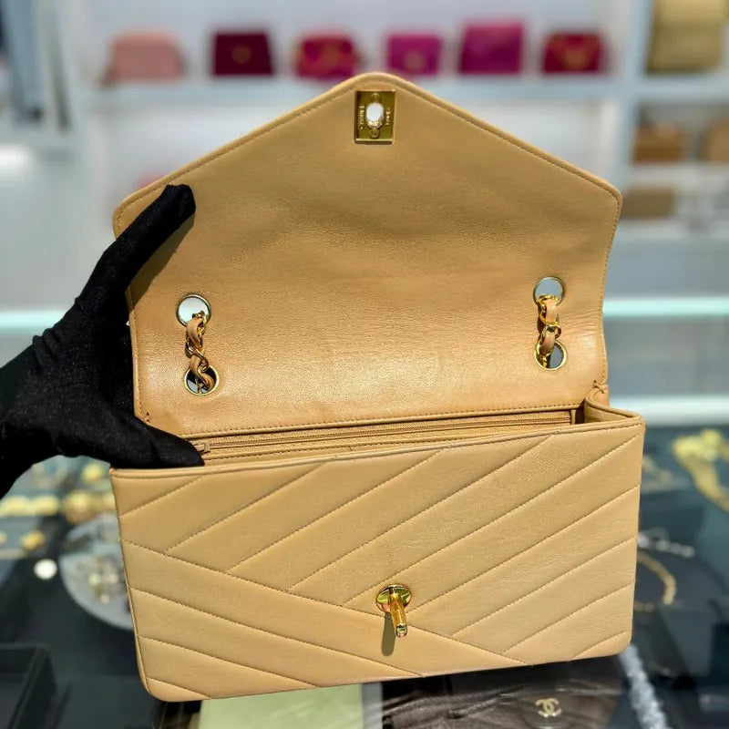 rc143-chanel-vintage-beige-lambskin-cross-stripe-flap-bag