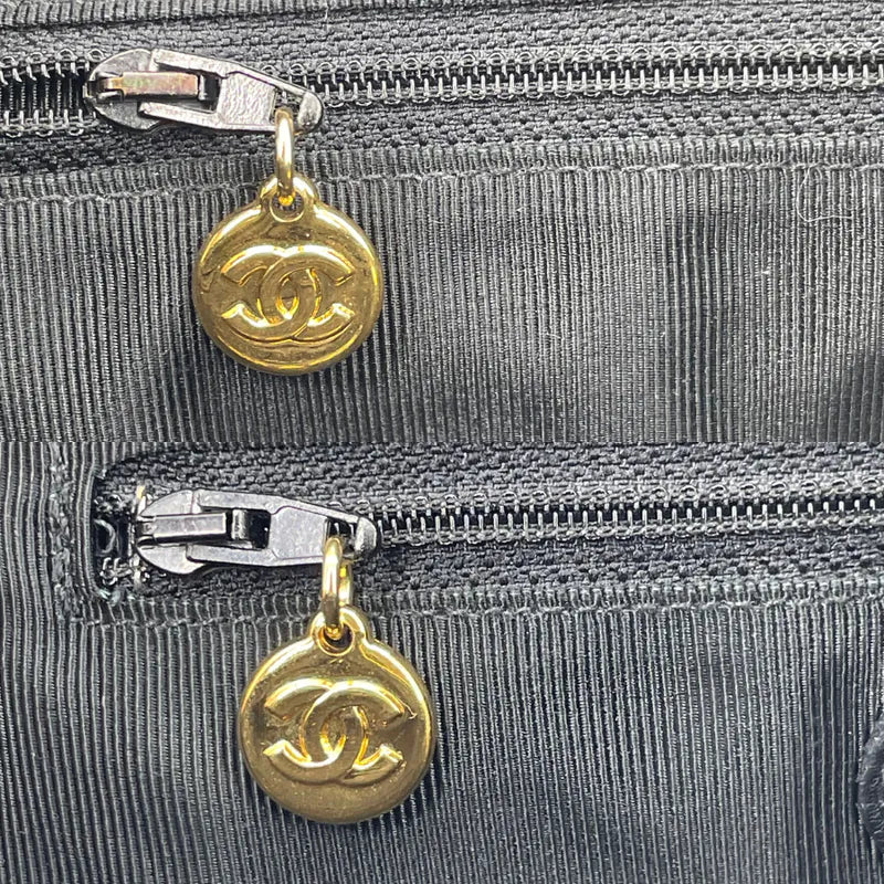 rc856-chanel-vintage-black-caviar-leather-tote-bag