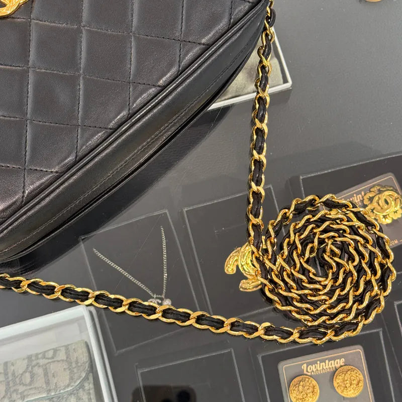 rc613-chanel-black-lambskin-camera-bag