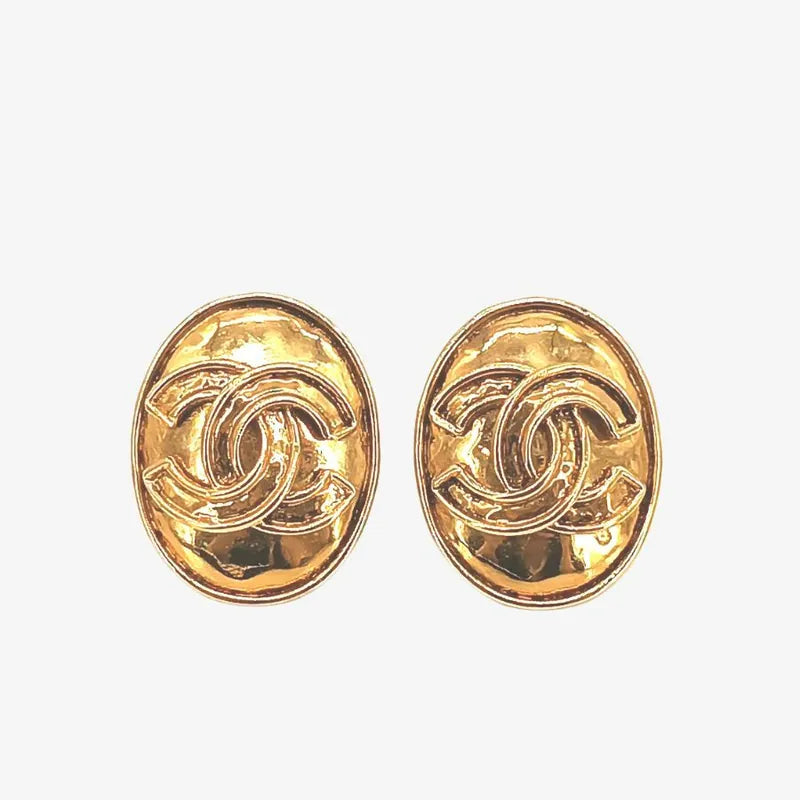 js374-chanel-vintage-oval-gold-plated-clip-on-earrings