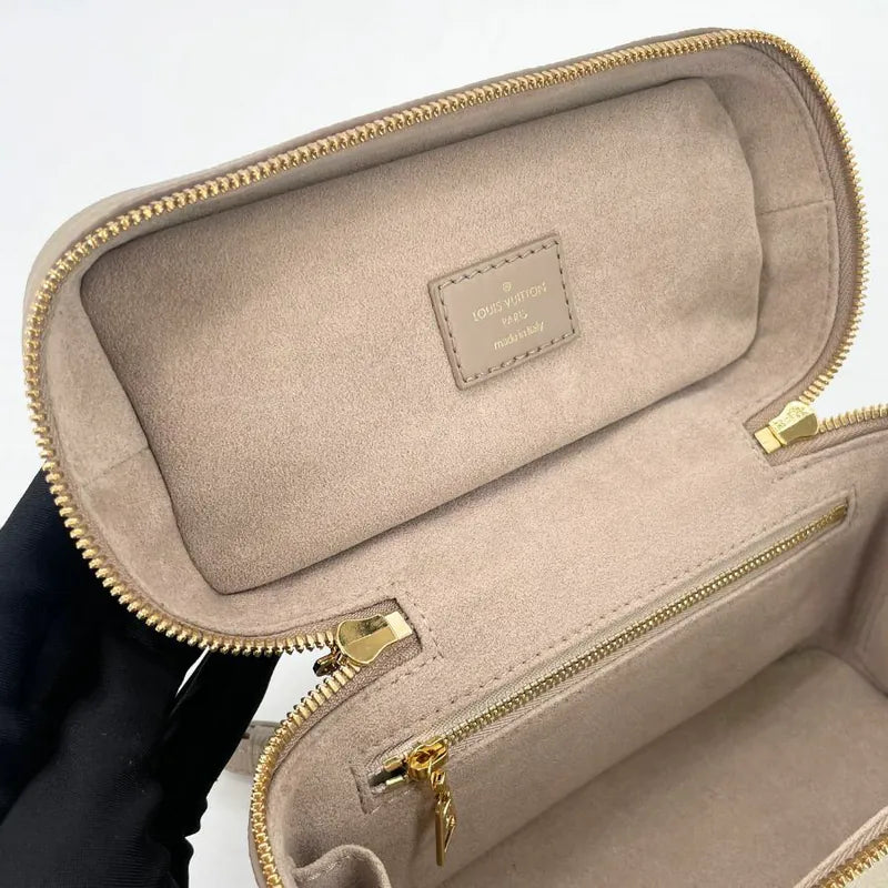 c553-louis-vuitton-grey-monogram-empreinte-vanity-bag
