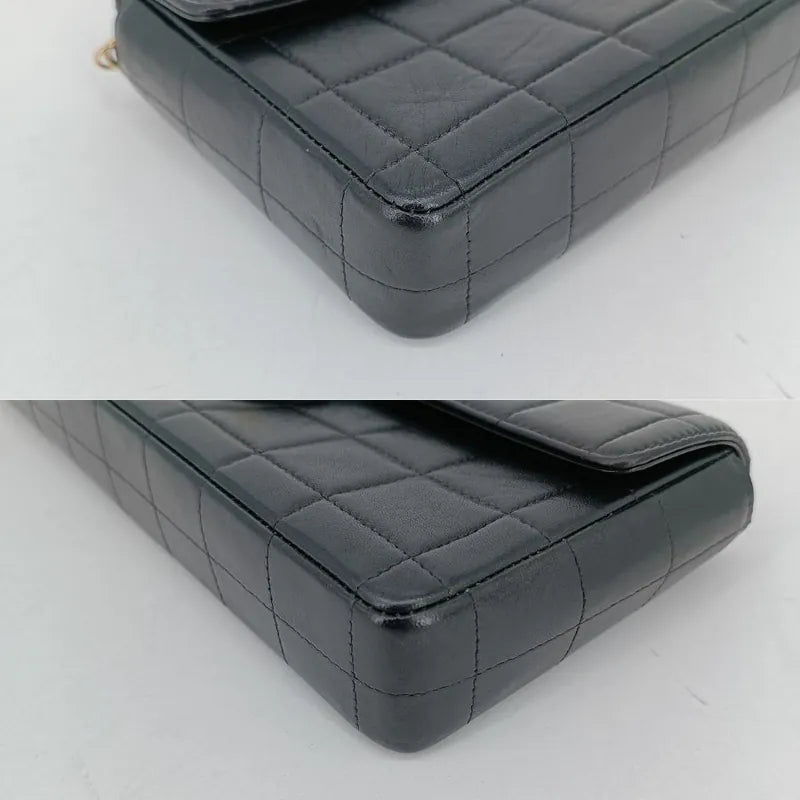 rc058-chanel-vintage-black-lambskin-chocolate-bar-flap-bag