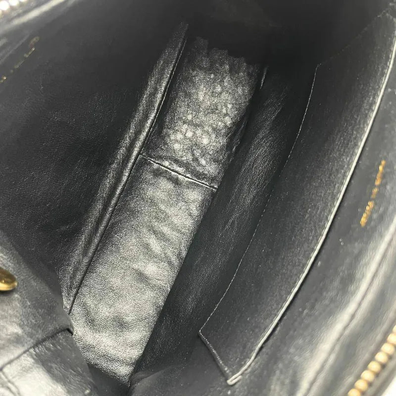 rc156-chanel-vintage-black-lambskin-camera-bag