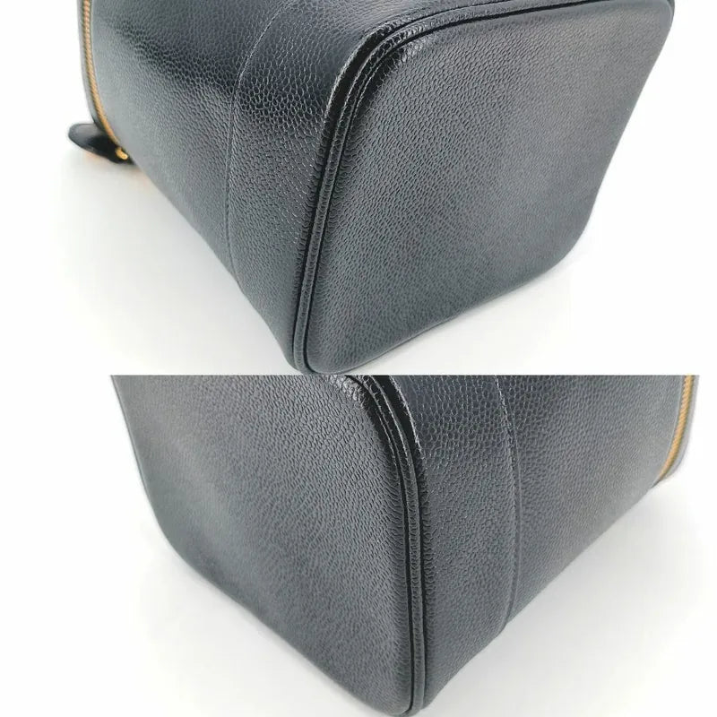 jt216-chanel-vintage-black-caviar-leather-cosmetic-bag