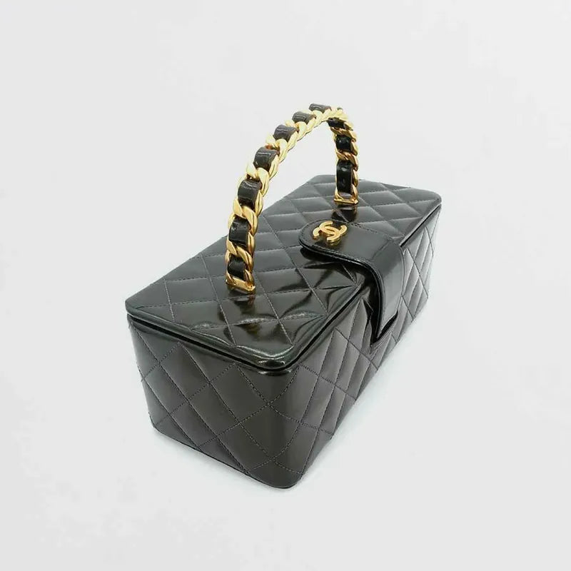 jr917-chanel-vintage-olive-green-patent-leather-quilted-top-handbag