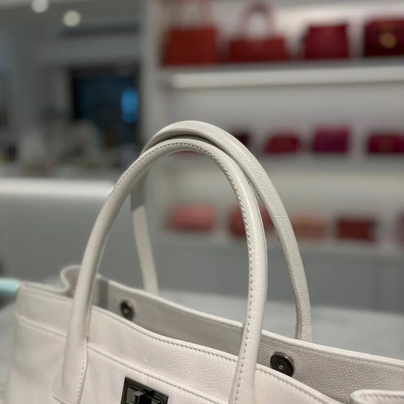 c532-chanel-vintage-white-cavier-leather-255-executive-handbag