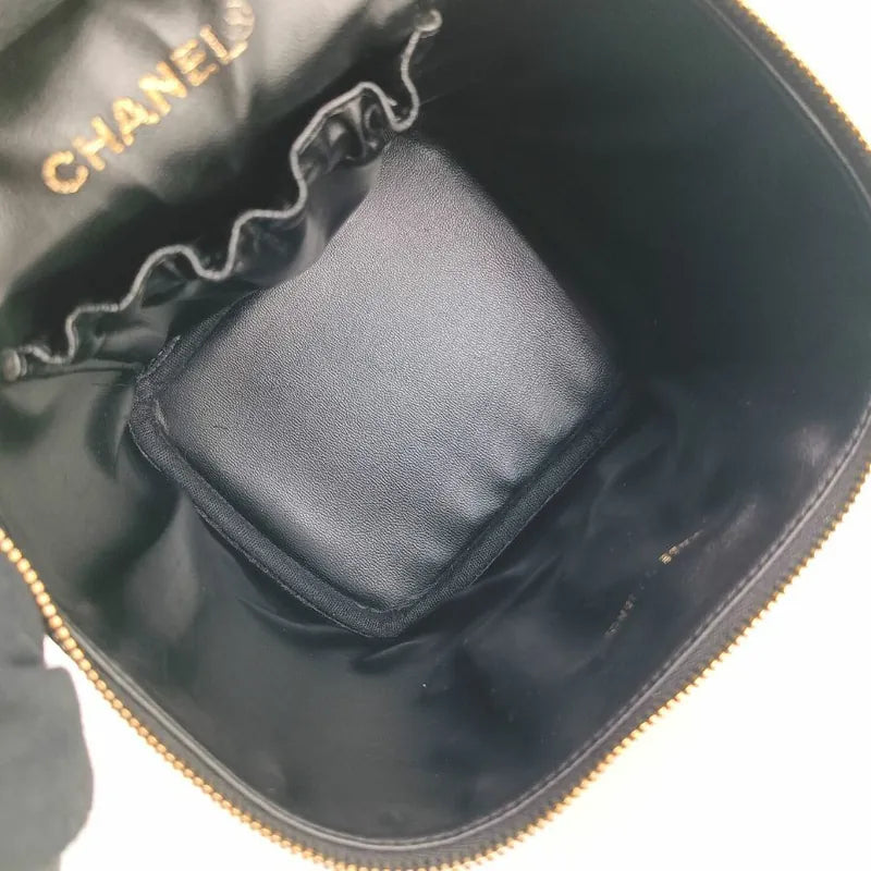 jt037-chanel-vintage-black-caviar-leather-cosmetic-bag