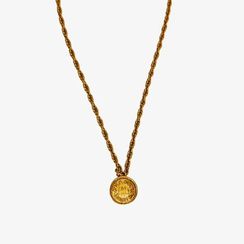 jw051-pendant-31-rue-canbon-nacklace
