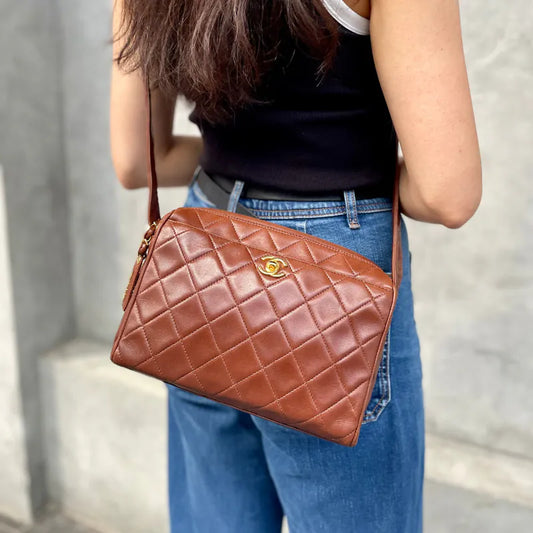 rb462-chanel-vintage-brown-lambskin-camera-bag