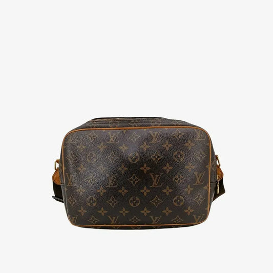 js371-louis-vuitton-reporter