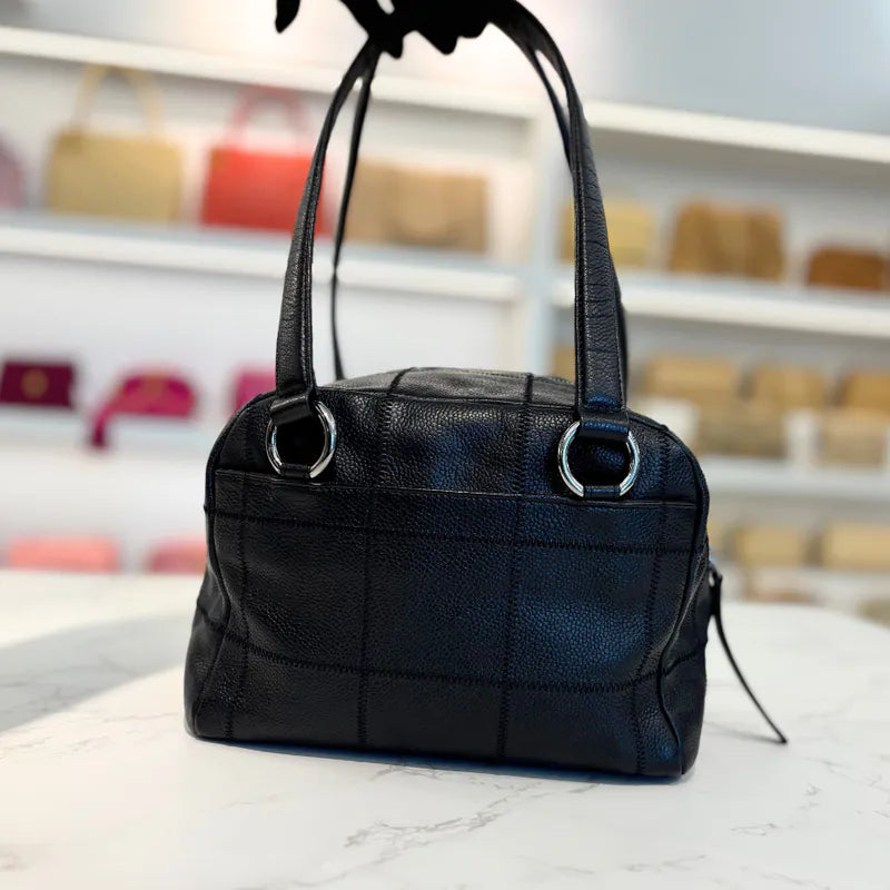 jw627-chanel-vintage-black-caviar-leather-chocolate-bar-handbag