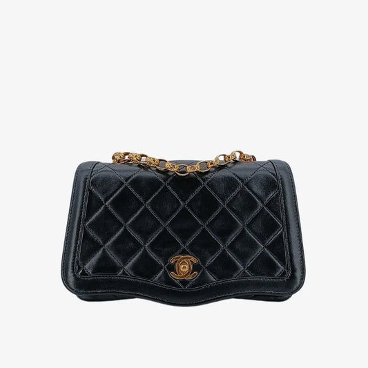 jt704-chanel-vintage-black-lambskin-gold-chain-flap-bag