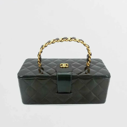 jr917-chanel-vintage-olive-green-patent-leather-quilted-top-handbag