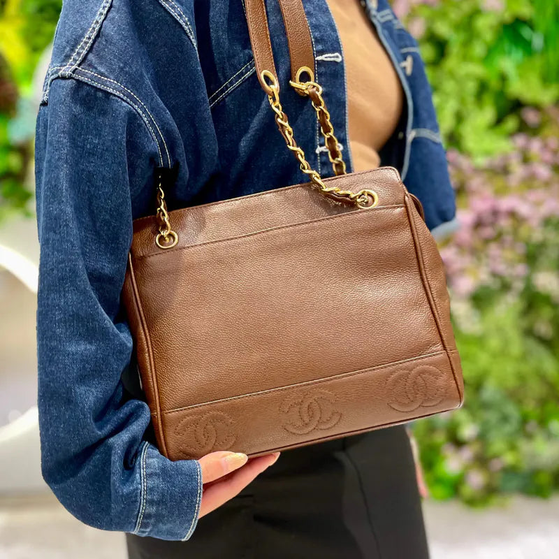 jw068-chanel-vintage-brown-caviar-leather-6cc-embossed-logo-tote-bag