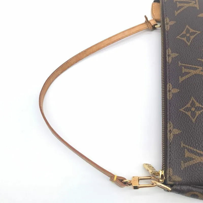 js399-louis-vuitton-pochette-accessories