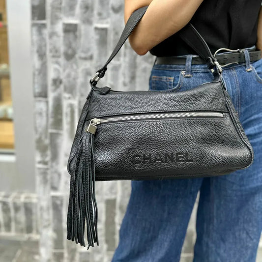 ra929-chanel-vintage-black-caviar-leather-handbag