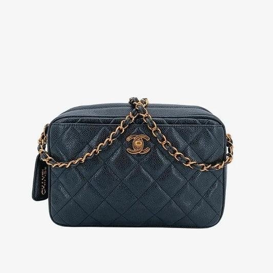ra076-chanel-vintage-black-caviar-leather-quilted-camera-bag