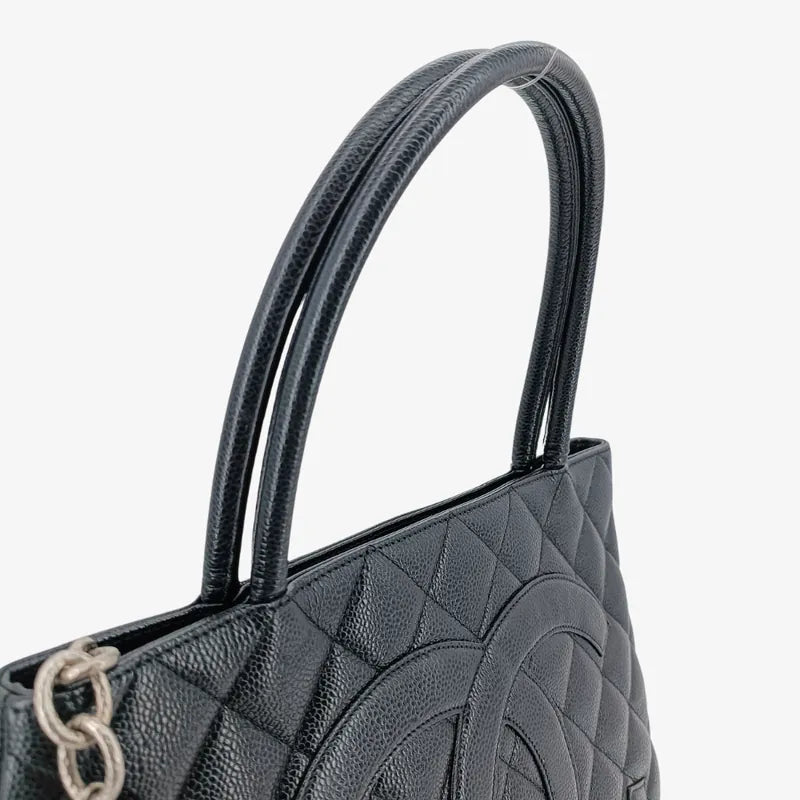 rb817-chanel-vintage-black-caviar-leather-1804-tote-bag