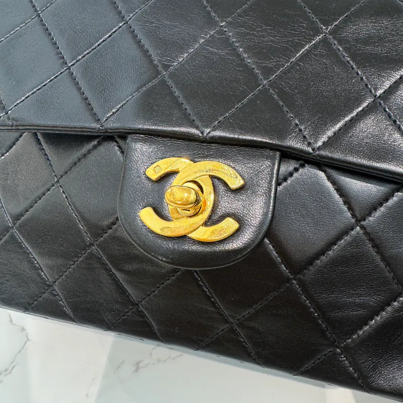 rc581-chanel-vintage-black-lambskin-classic-mini-flap-bag