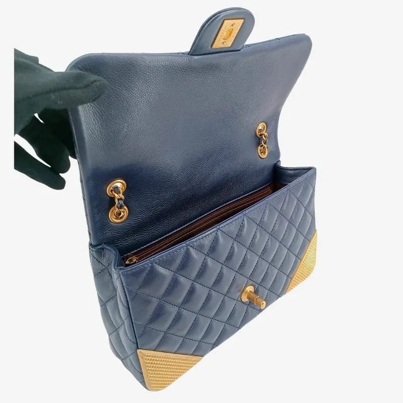 jah105-chanel-navy-calfskin-rock-the-corners-flap-bag