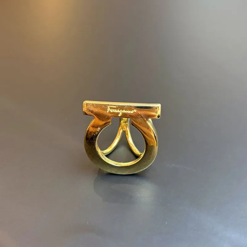 JY287 - SALVATORE FERRAGAMO Vintage Scarf Ring - Lovintage