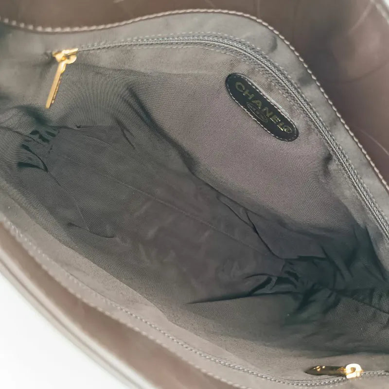 jw252-chanel-vintage-brown-lambskin-cc-embossed-tote-bag