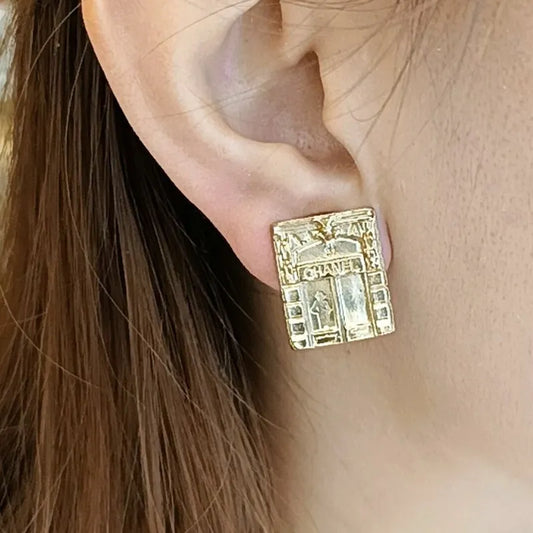 jt243-chanel-vintage-rue-cambon-stud-gold-plated-clip-on-earrings