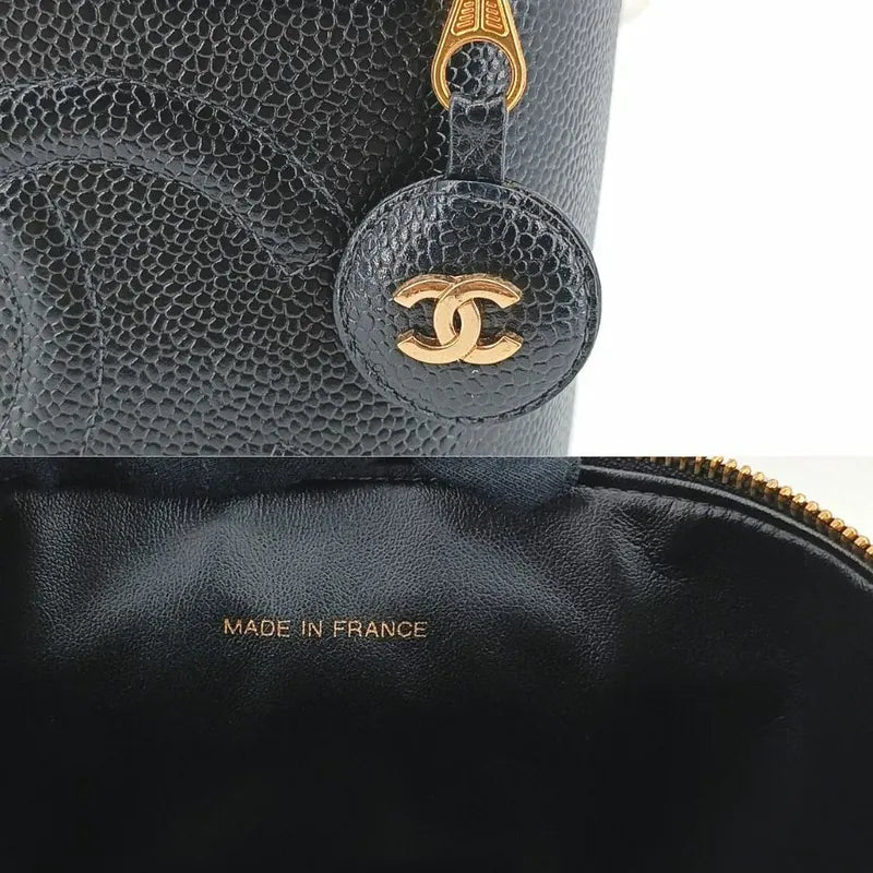 jt216-chanel-vintage-black-caviar-leather-cosmetic-bag