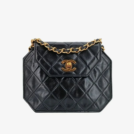 js689-chanel-vintage-black-lambskin-octagonal-flap-bag