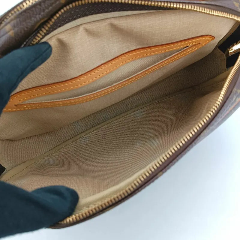 js655-louis-vuitton-reporter