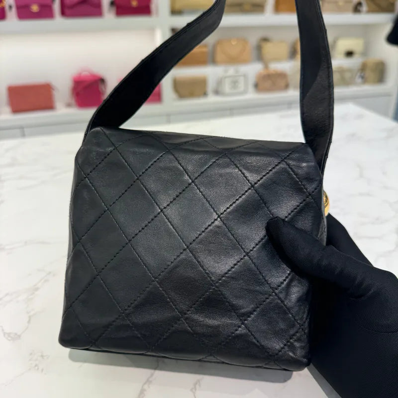 rc443-chanel-vintage-black-lambskin-straight-flap-handbag