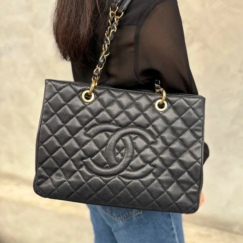 c556-chanel-vintage-black-caviar-leather-gst-tote-bag