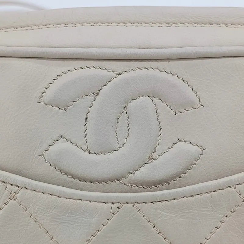 rb285-chanel-vintage-beige-lambskin-camera-bag