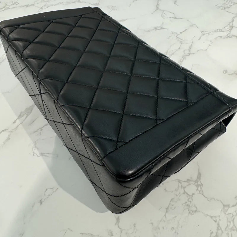 rc398-chanel-vintage-black-lambskin-flap-bag