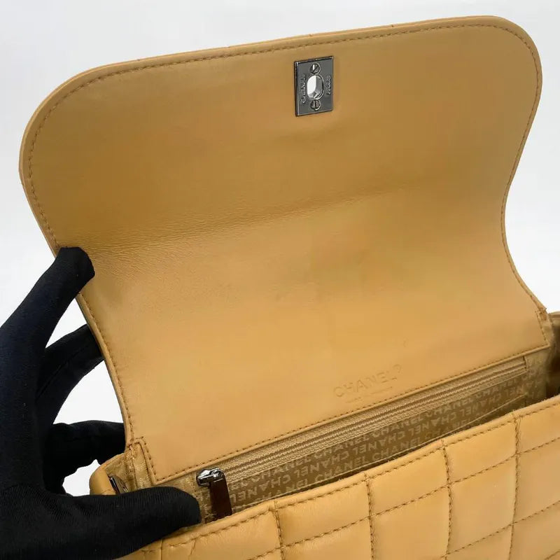 jw356-chanel-vintage-beige-lambskin-chocolate-bar-flap-bag