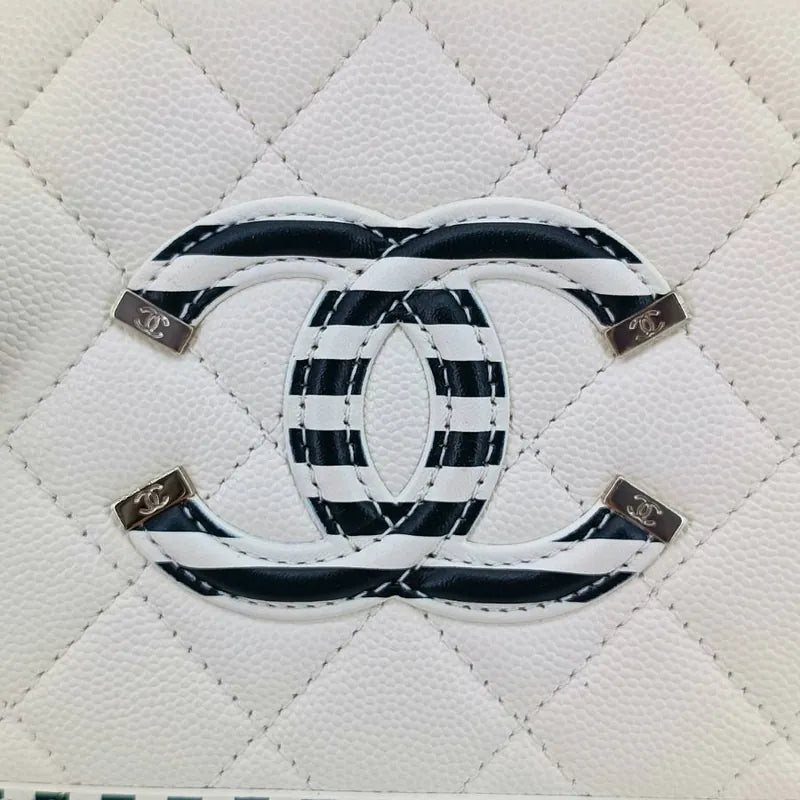 jah168-chanel-bicolor-white-black-caviar-leather-vanity-case-bag