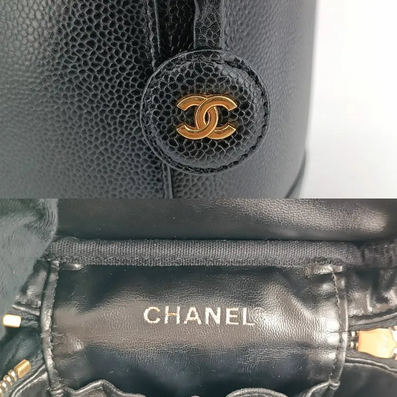 js672-chanel-vintage-black-caviar-leather-cosmetic-bag