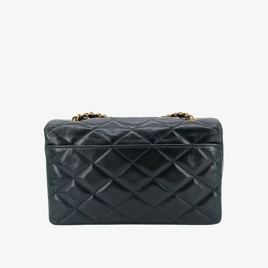 jt190-chanel-vintage-black-lambskin-pointed-flap-bag