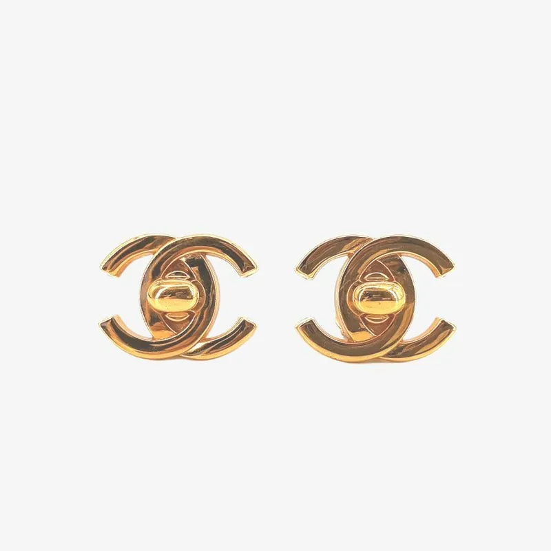 js685-chanel-vintage-cc-turnlock-gold-plated-clip-on-earrings