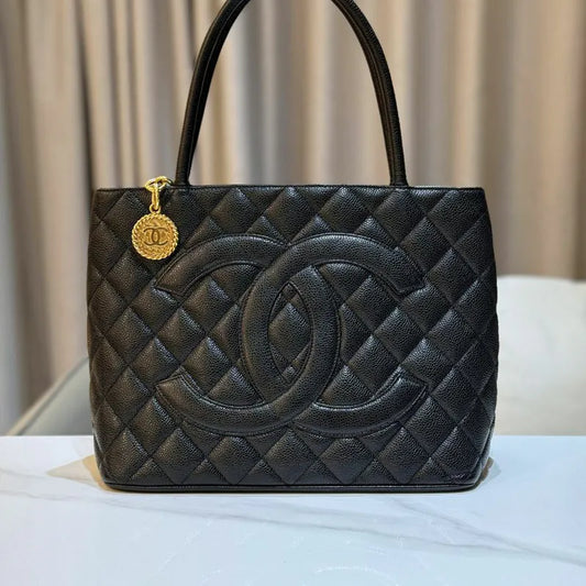 rb989-chanel-vintage-black-caviar-leather-1804-tote-bag
