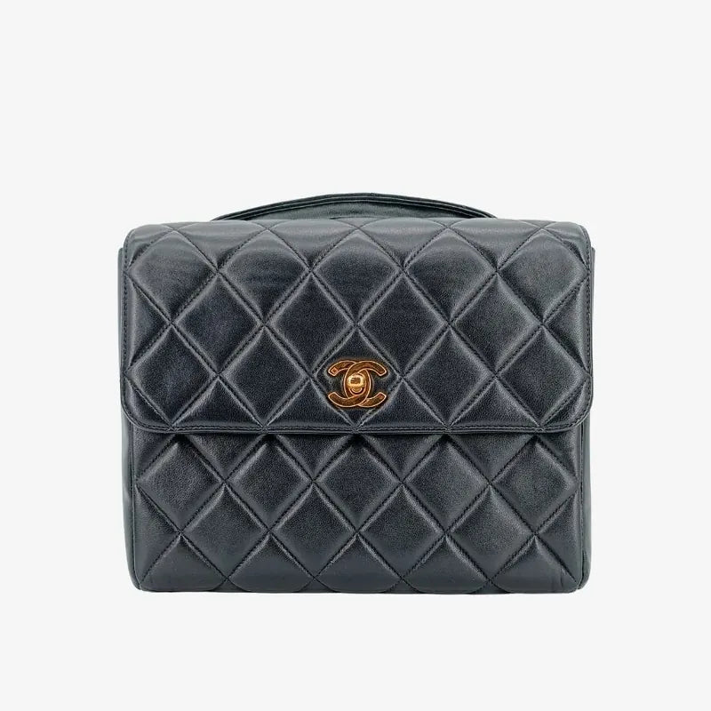 js555-chanel-vintage-black-lambskin-qulited-flap-bag