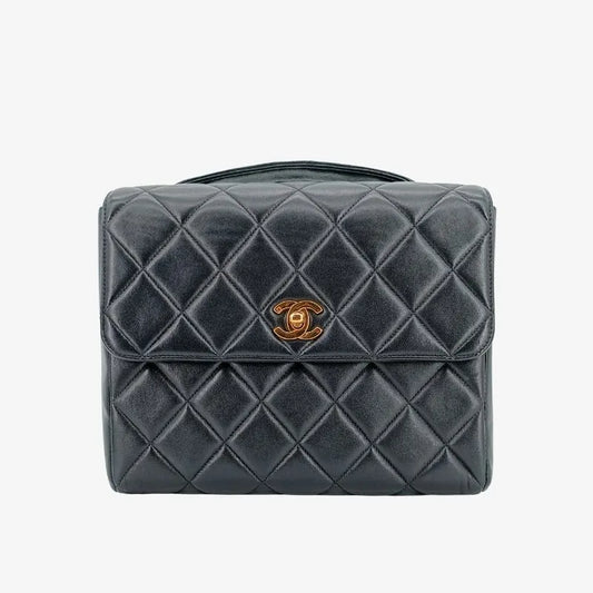 js555-chanel-vintage-black-lambskin-qulited-flap-bag