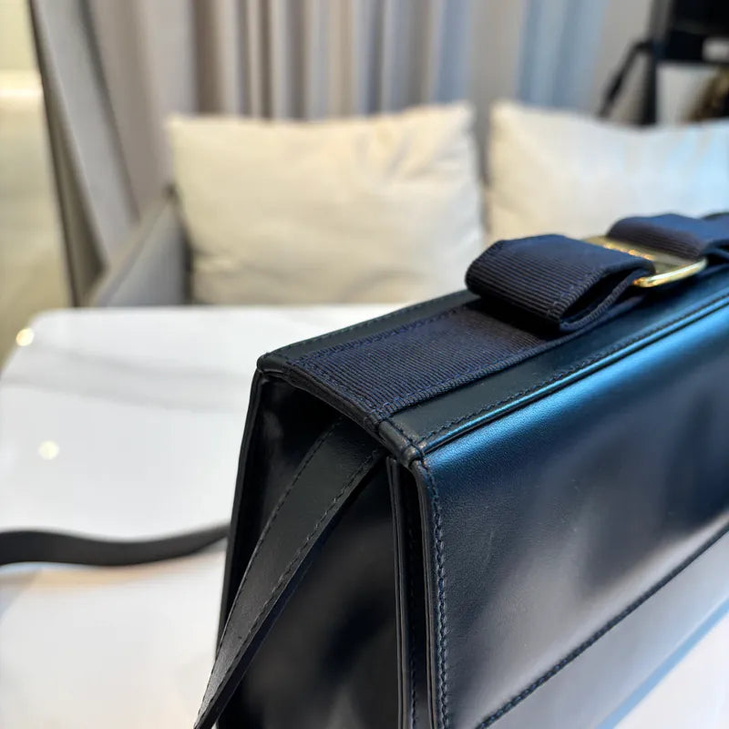 jx912-salvatore-ferragamo-vintage-navy-vara-ribbon-shoulder-bag