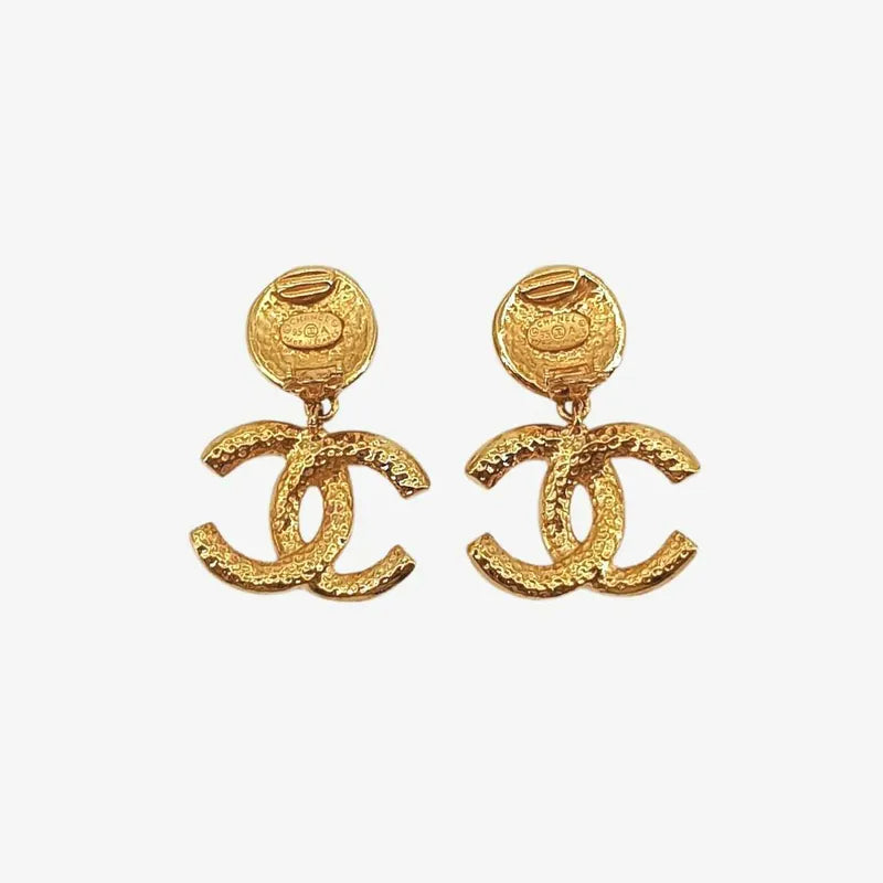 jt305-chanel-vintage-cc-dangle-gold-plated-clip-on-earrings