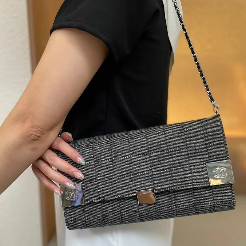 ju391-chanel-vintage-black-denim-chocolate-bar-flap-bag